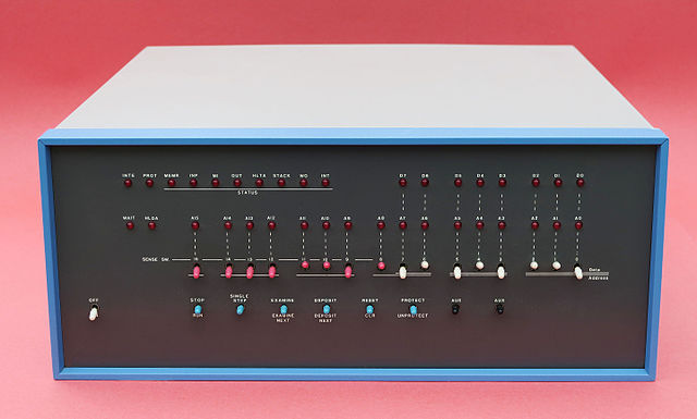 MITS Altair 8800 (by Cromeco, CC-SA 4.0)